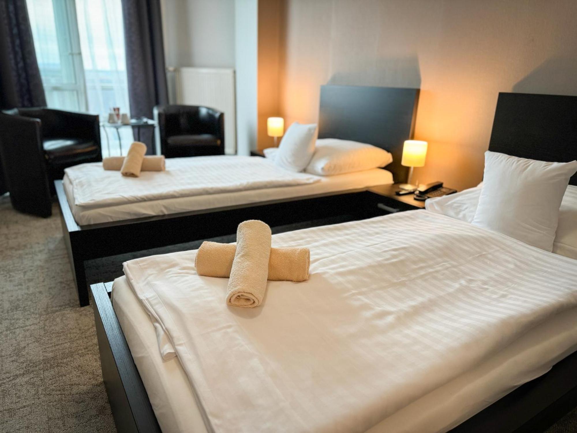 Hotel Modena Братислава Экстерьер фото