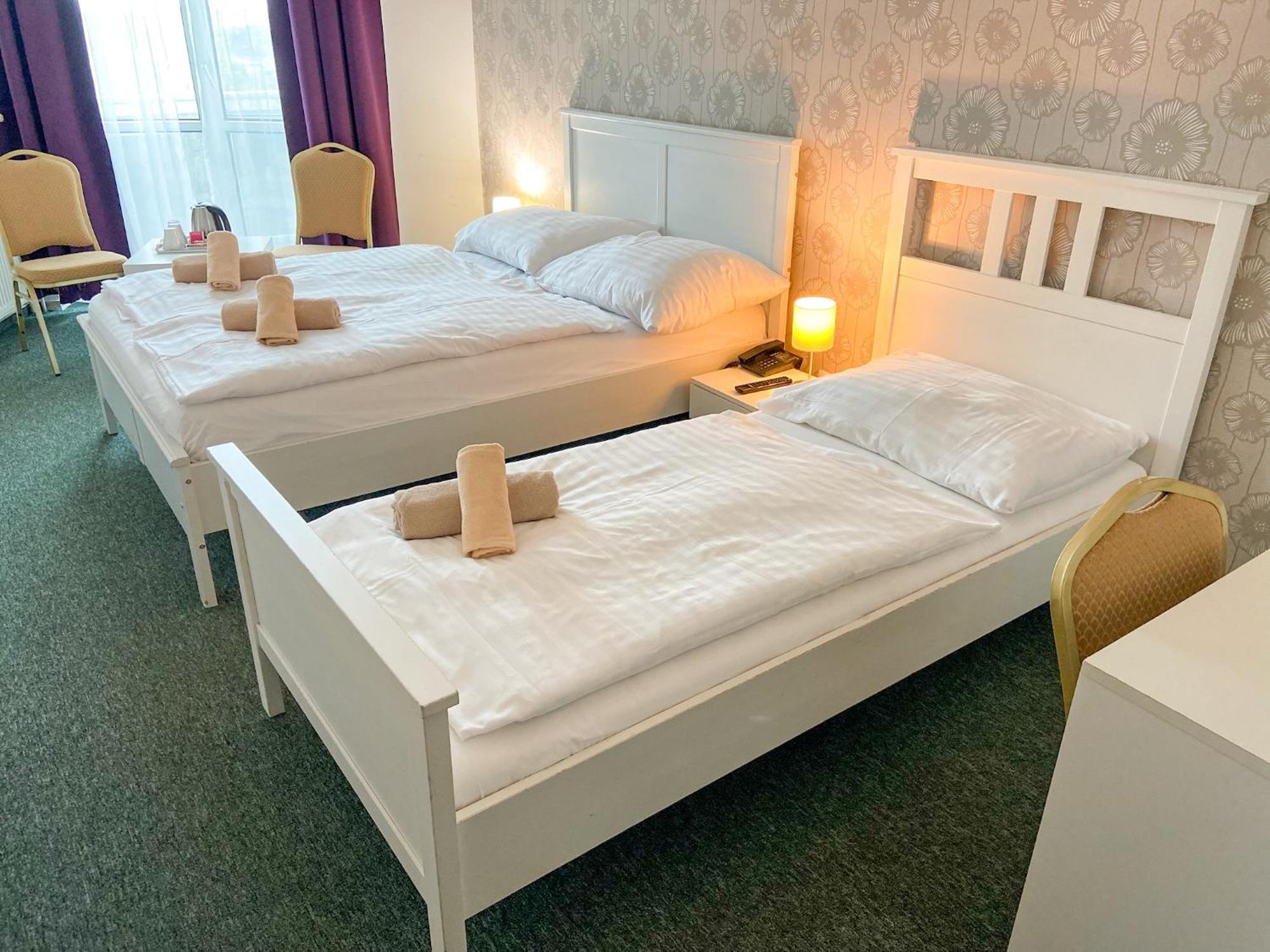 Hotel Modena Братислава Экстерьер фото