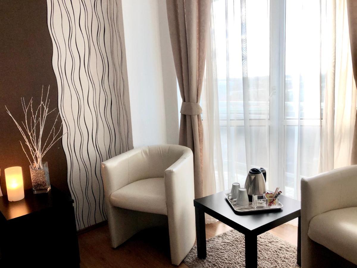 Hotel Modena Братислава Экстерьер фото